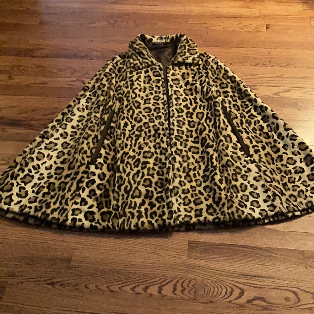 Vintage Debbi Robert Ltd Faux Fur cape